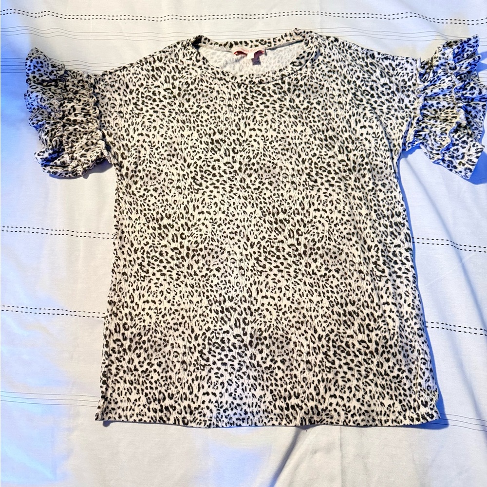 Hailey & Co Womens Leopard Print Ruffle Sleeve Top Black White Small